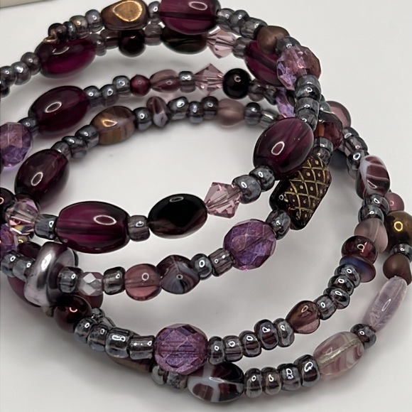 Burgundy & Mauve Memory Wire Bracelet. - Picture 3 of 5